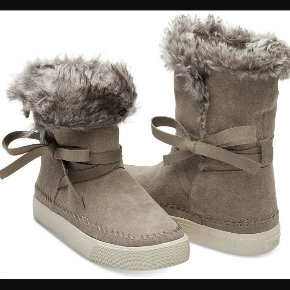 TOMS Vista Desert Taupe Suede Boots with Faux Fur and Ties 8
